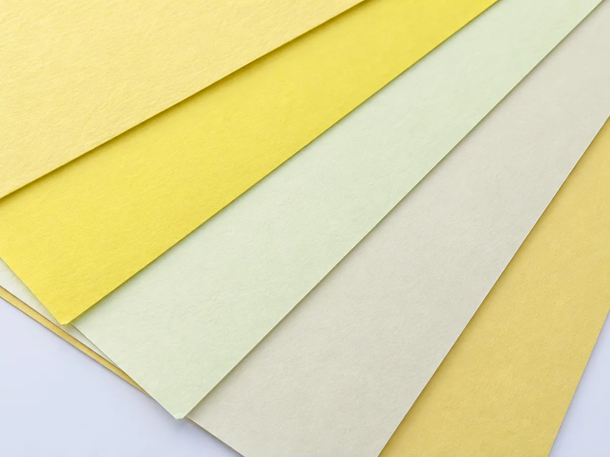 Smooth surface filter paper