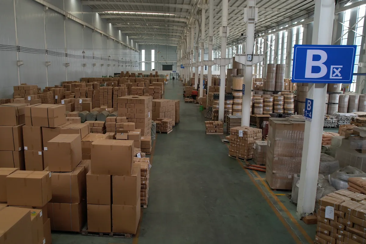 Filter media roll warehouse